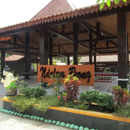 Penginapan Wardi Syariah Borobudur By Ndalem Beong Magelang Ngoại thất bức ảnh
